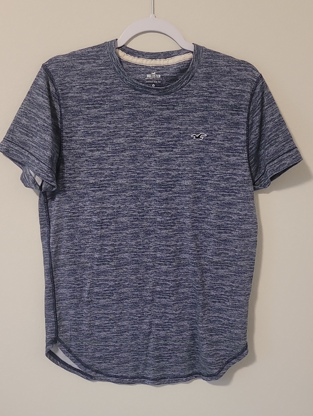 Hollister Men's Heathered Blue Short-Sleeve Crew Tee